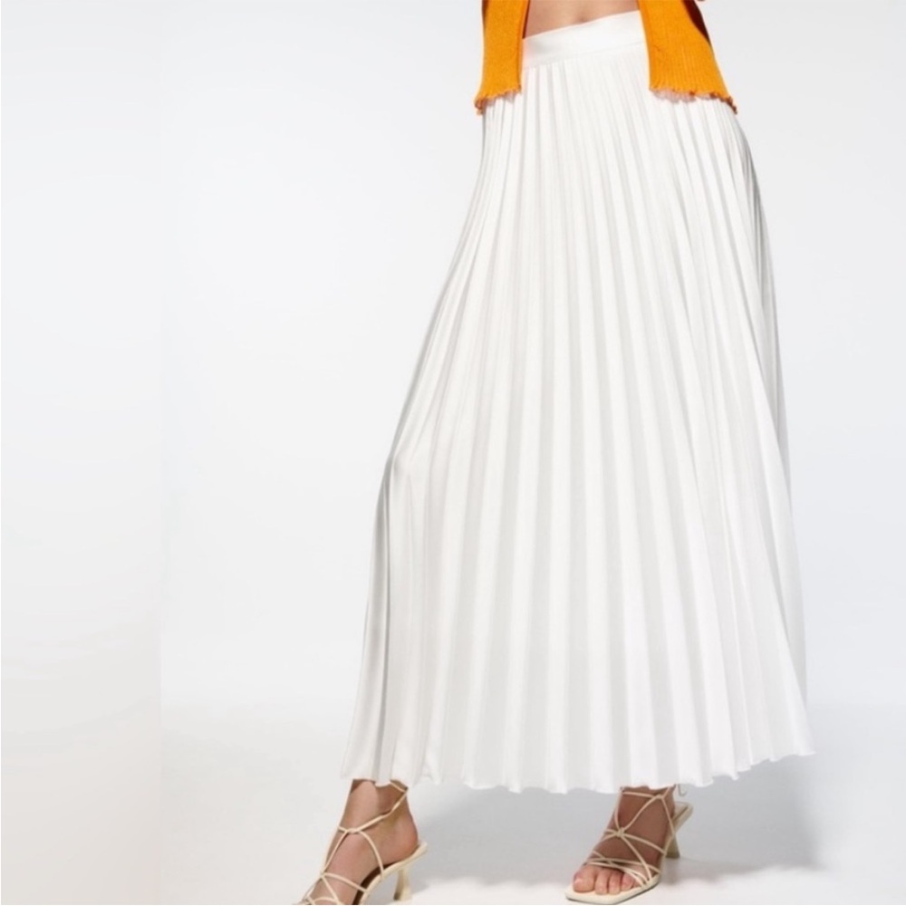 Zara White Pleated Maxi Skirt - Classic Elegant Style S